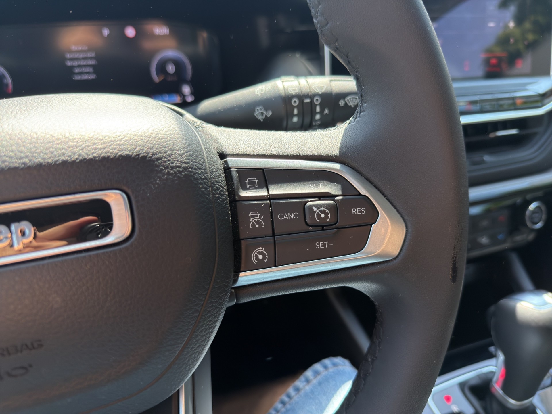JEEP Compass 1.5 Turbo Summit MHEV-image-39