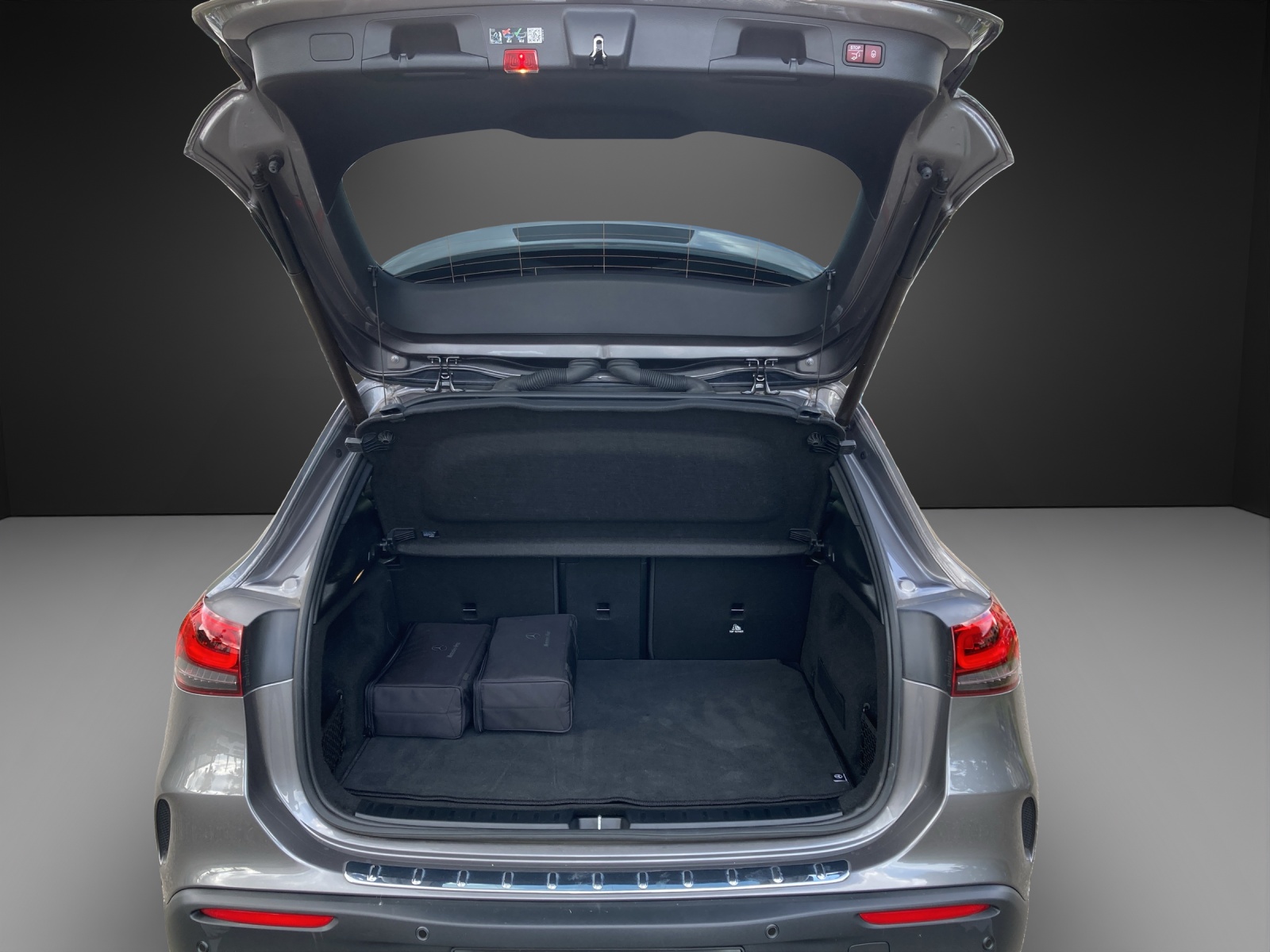MERCEDES-BENZ EQA 350 AMG Line 4Matic-image-8