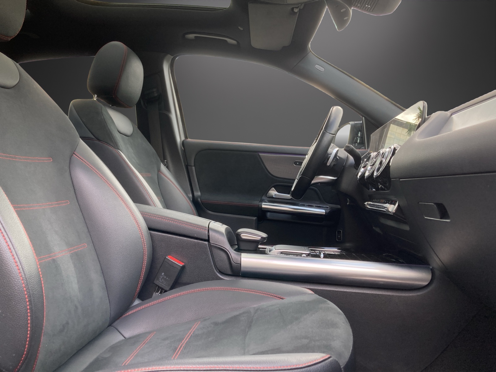 MERCEDES-BENZ EQA 350 AMG Line 4Matic-image-11