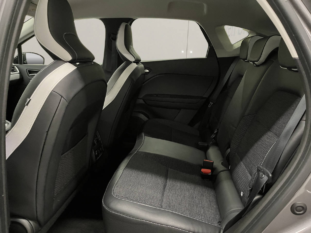 RENAULT Captur 1.3 TCe 140 techno EDC-image-10