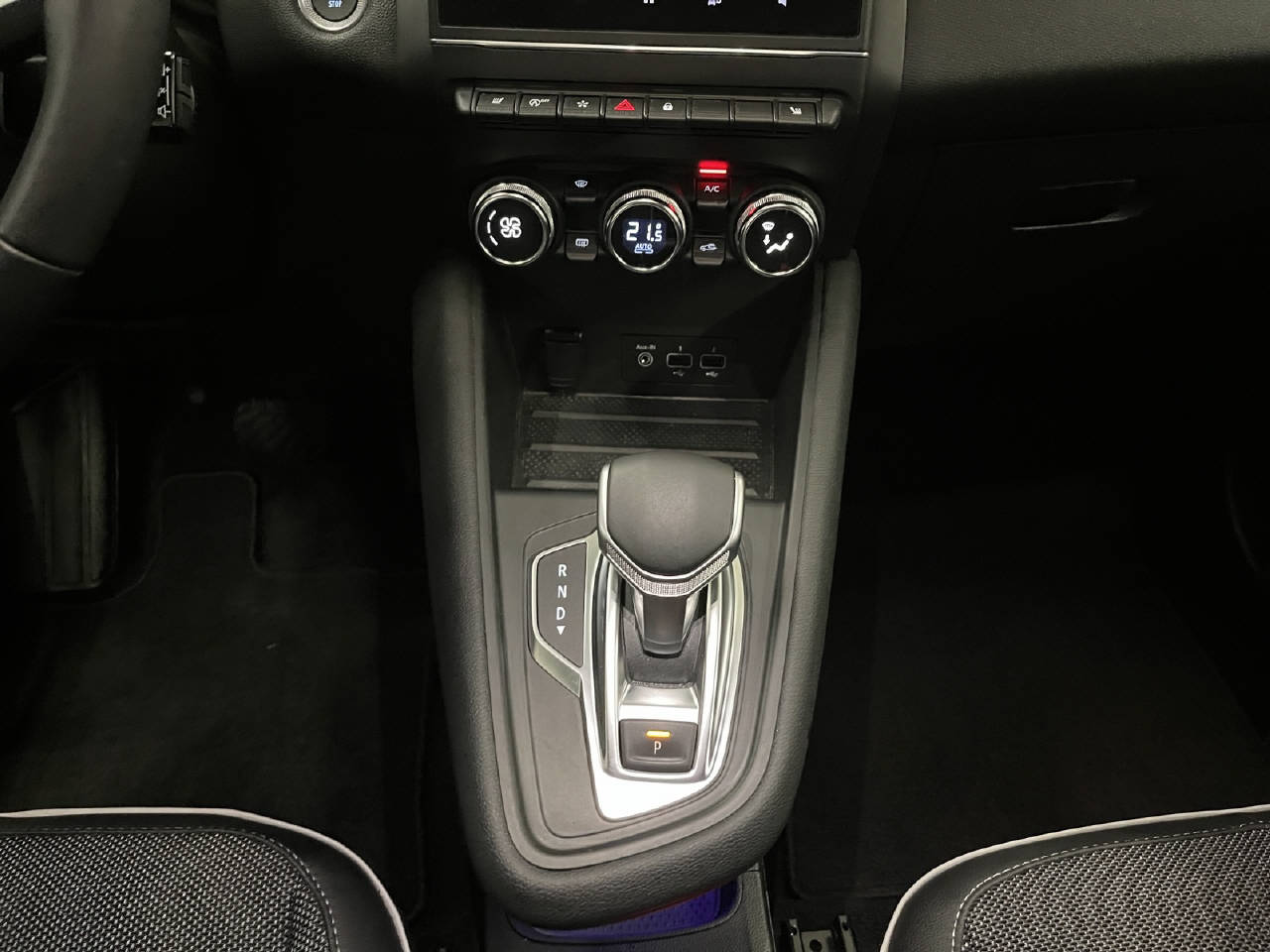 RENAULT Captur 1.3 TCe 140 techno EDC-image-8