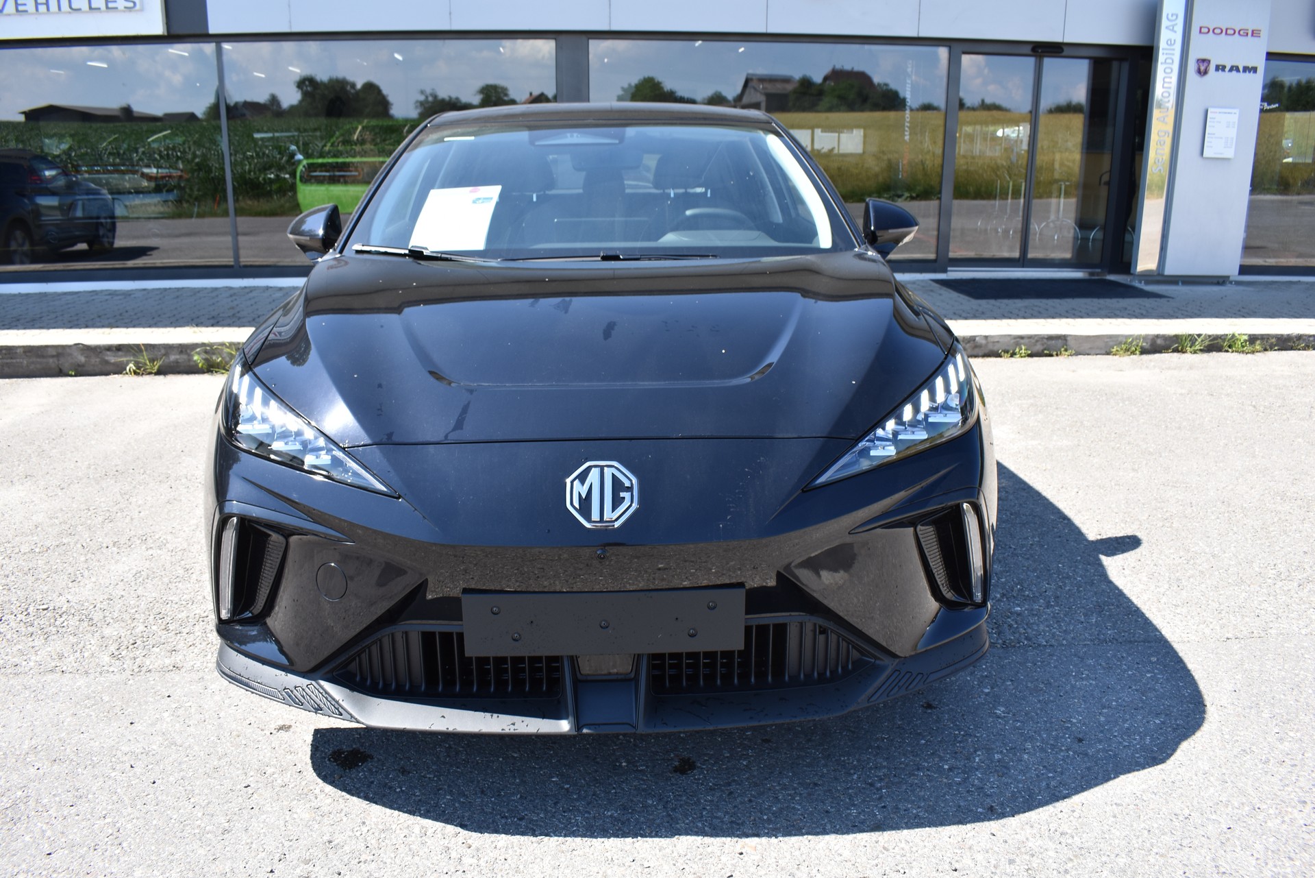 MG 4 EV 64kWh Premium-image-0