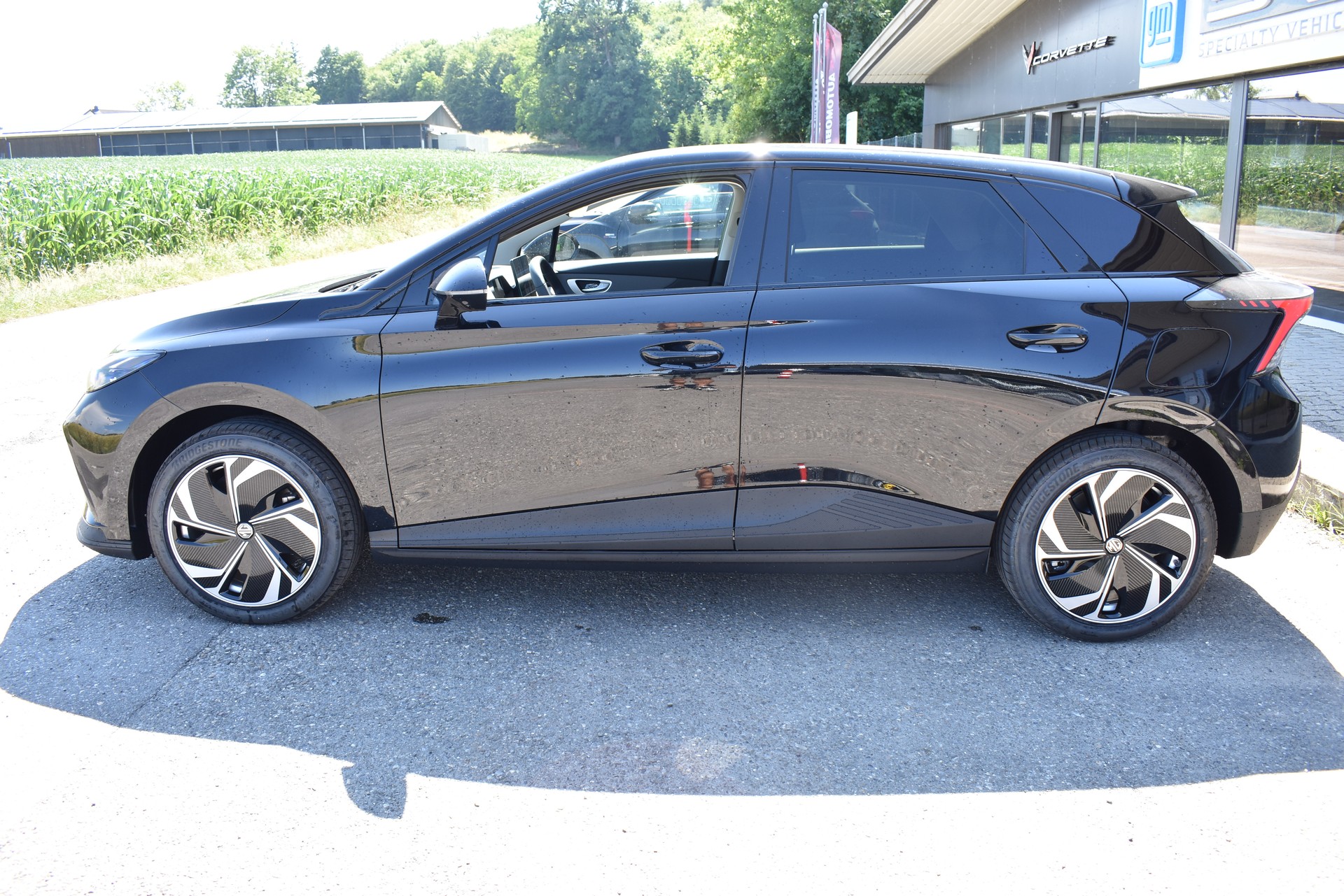 MG 4 EV 64kWh Premium-image-1