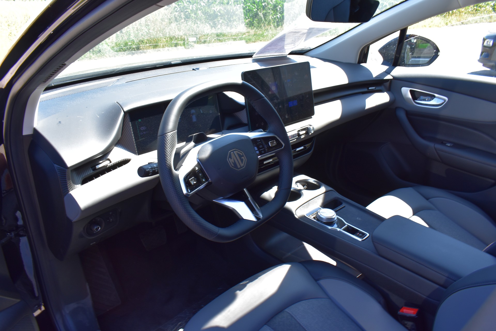 MG 4 EV 64kWh Premium-image-11