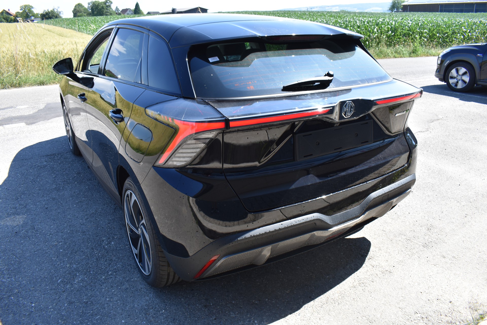 MG 4 EV 64kWh Premium-image-7