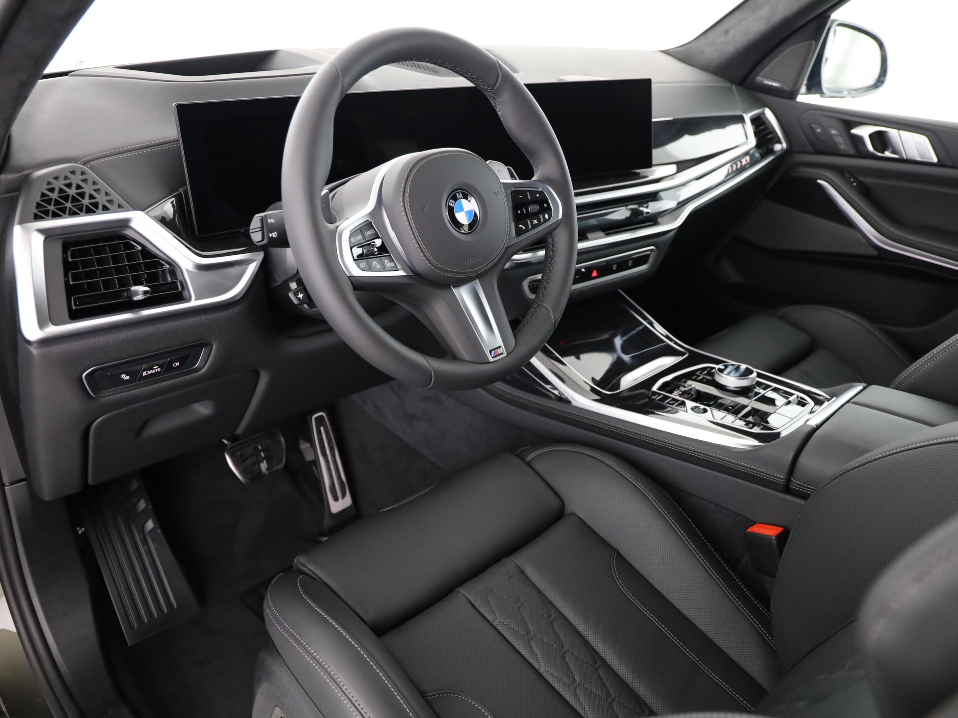 BMW X7 40i xDrive-image-11