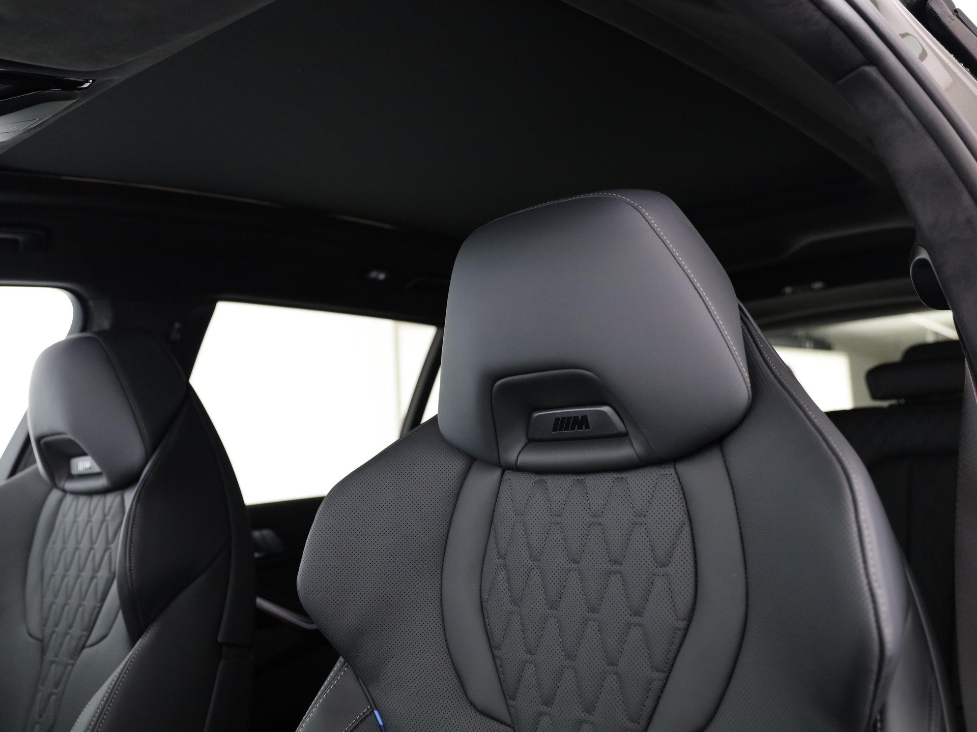 BMW X7 40i xDrive-image-19