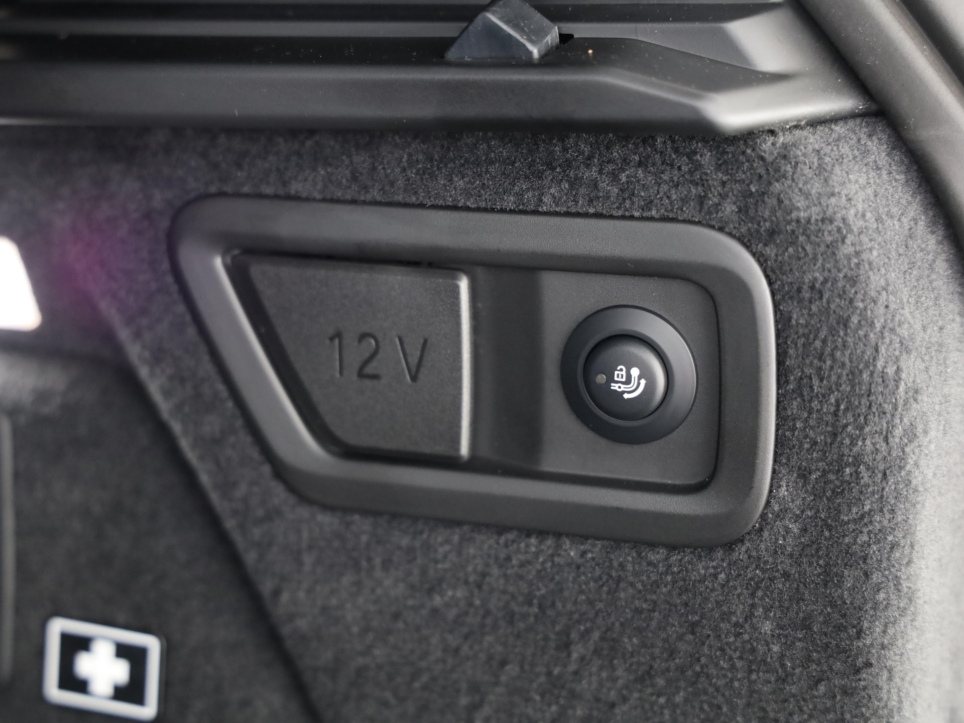 BMW X7 40i xDrive-image-16