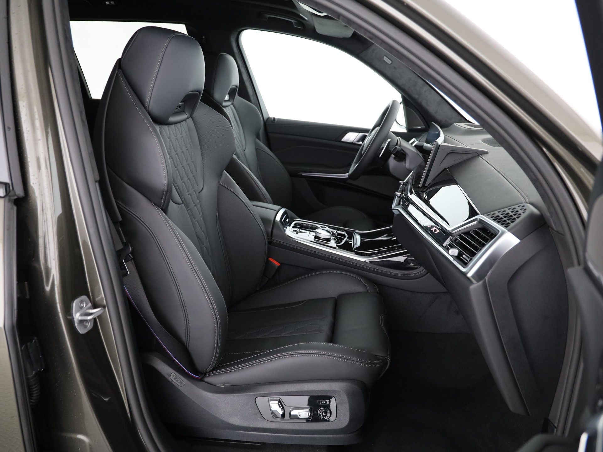 BMW X7 40i xDrive-image-21