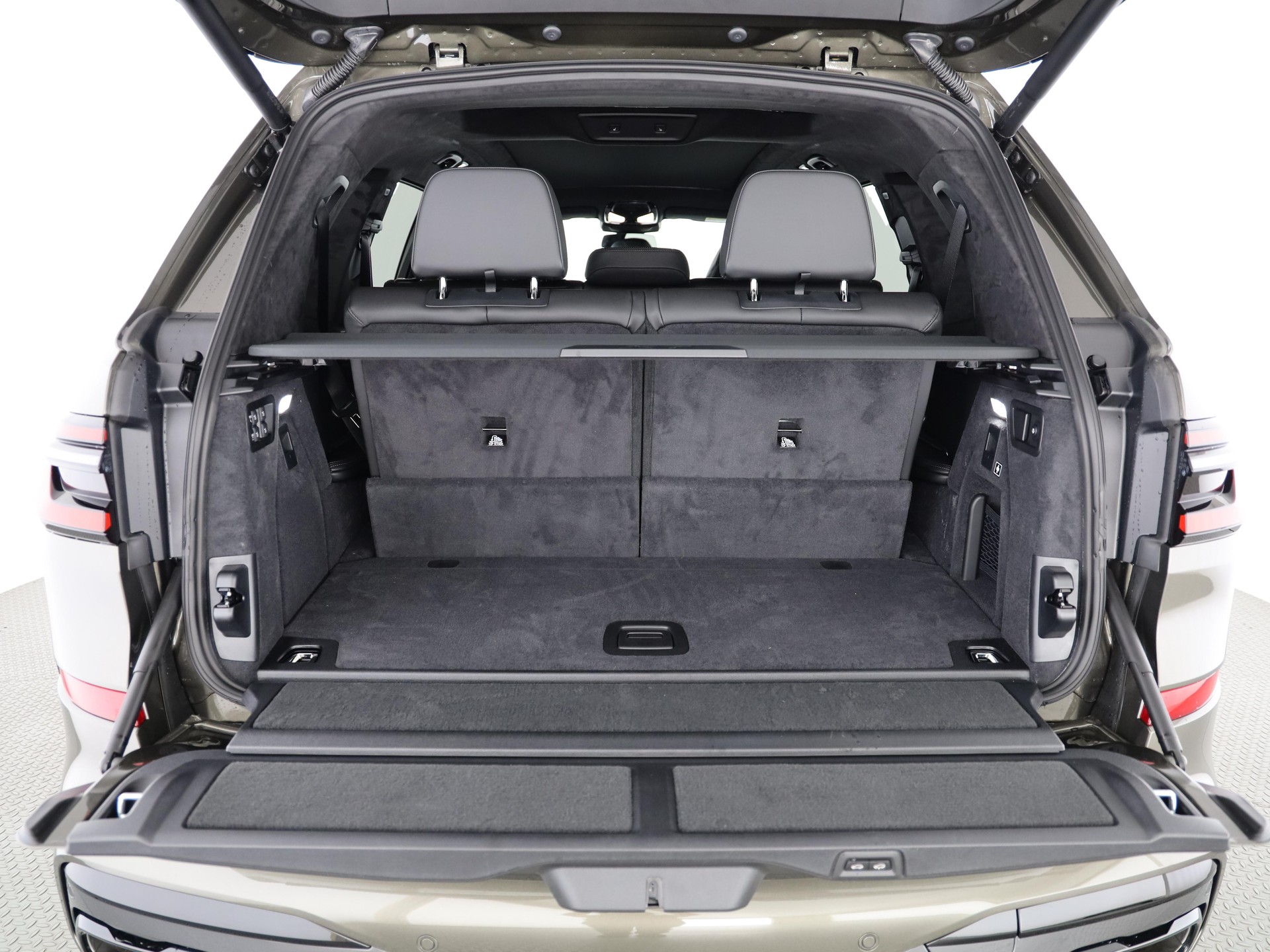 BMW X7 40i xDrive-image-14