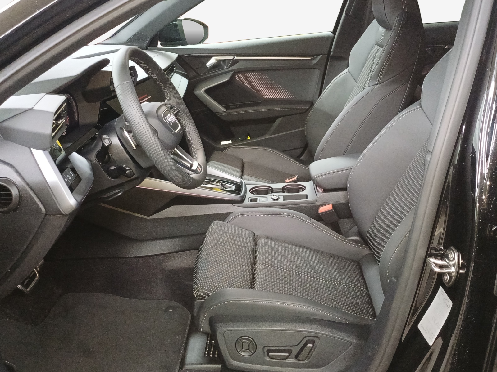 AUDI A3 Sportback TFSI 110 kW S line S tronic-image-7