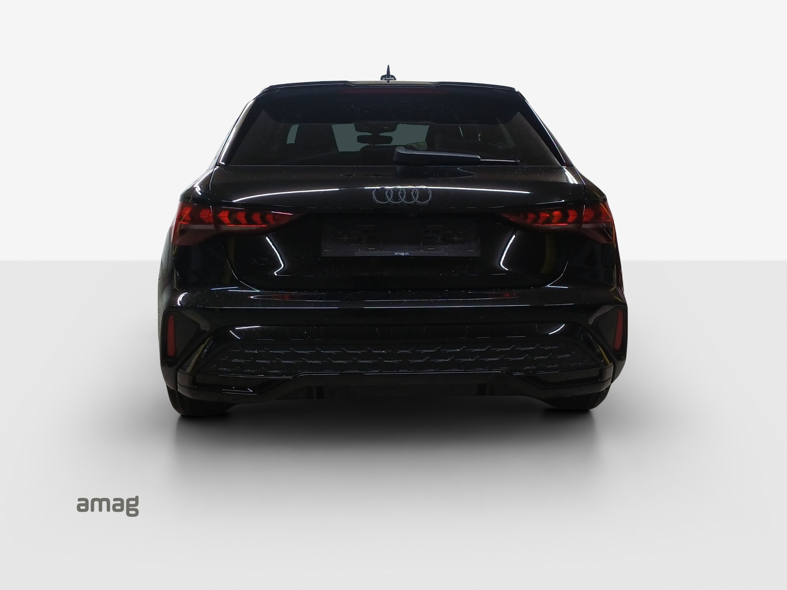 AUDI A3 Sportback TFSI 110 kW S line S tronic-image-3