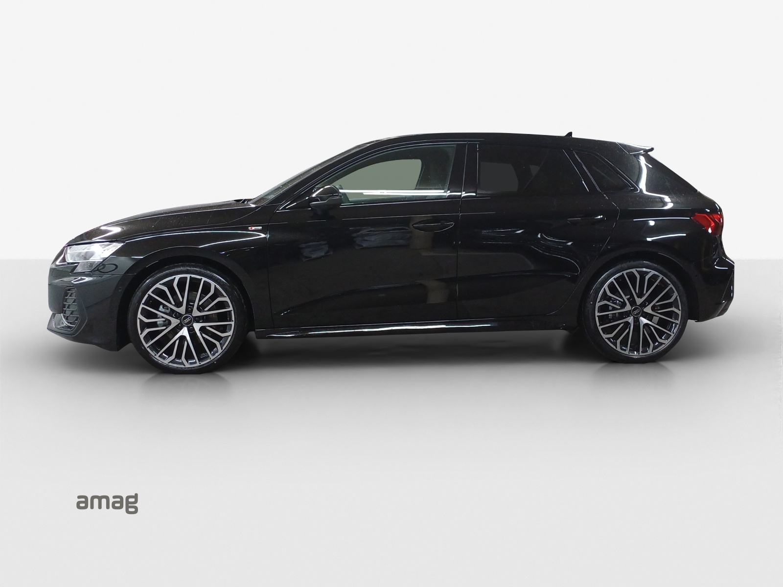 AUDI A3 Sportback TFSI 110 kW S line S tronic-image-1