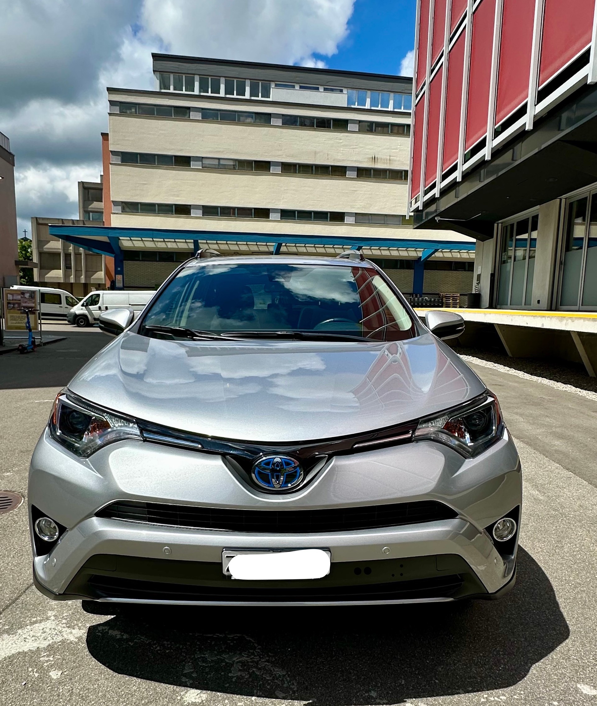 TOYOTA RAV4 Hybrid AWD, 2.5 / 41’000 km / ab MFK und Service-image-1