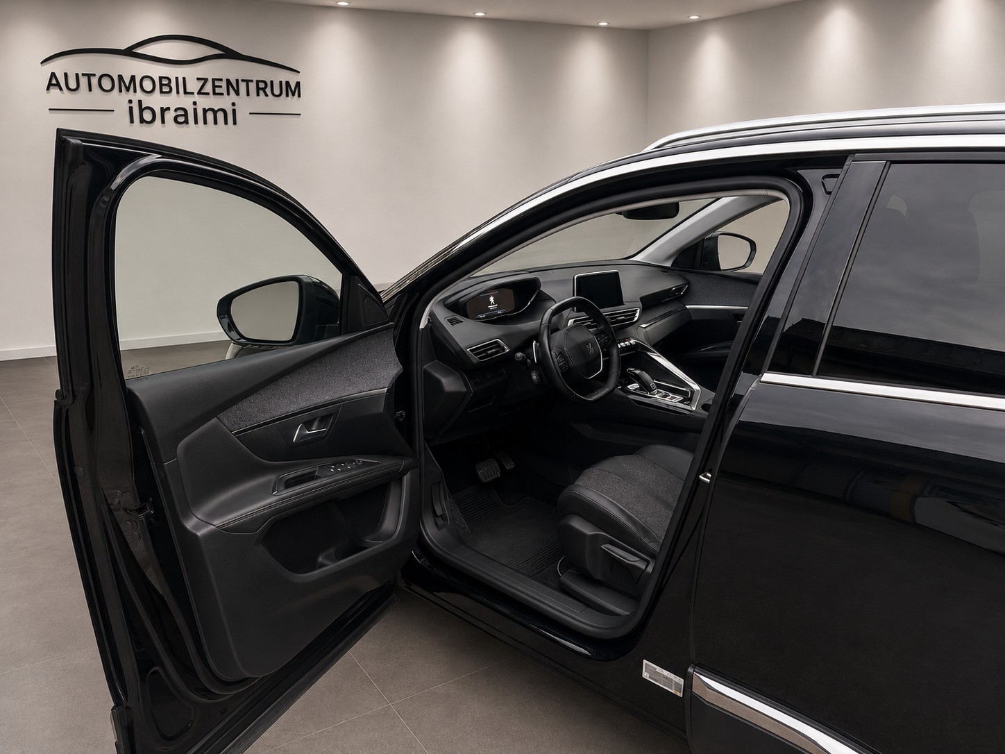 PEUGEOT 5008 1.2 Pure Tech Allure EAT-image-7