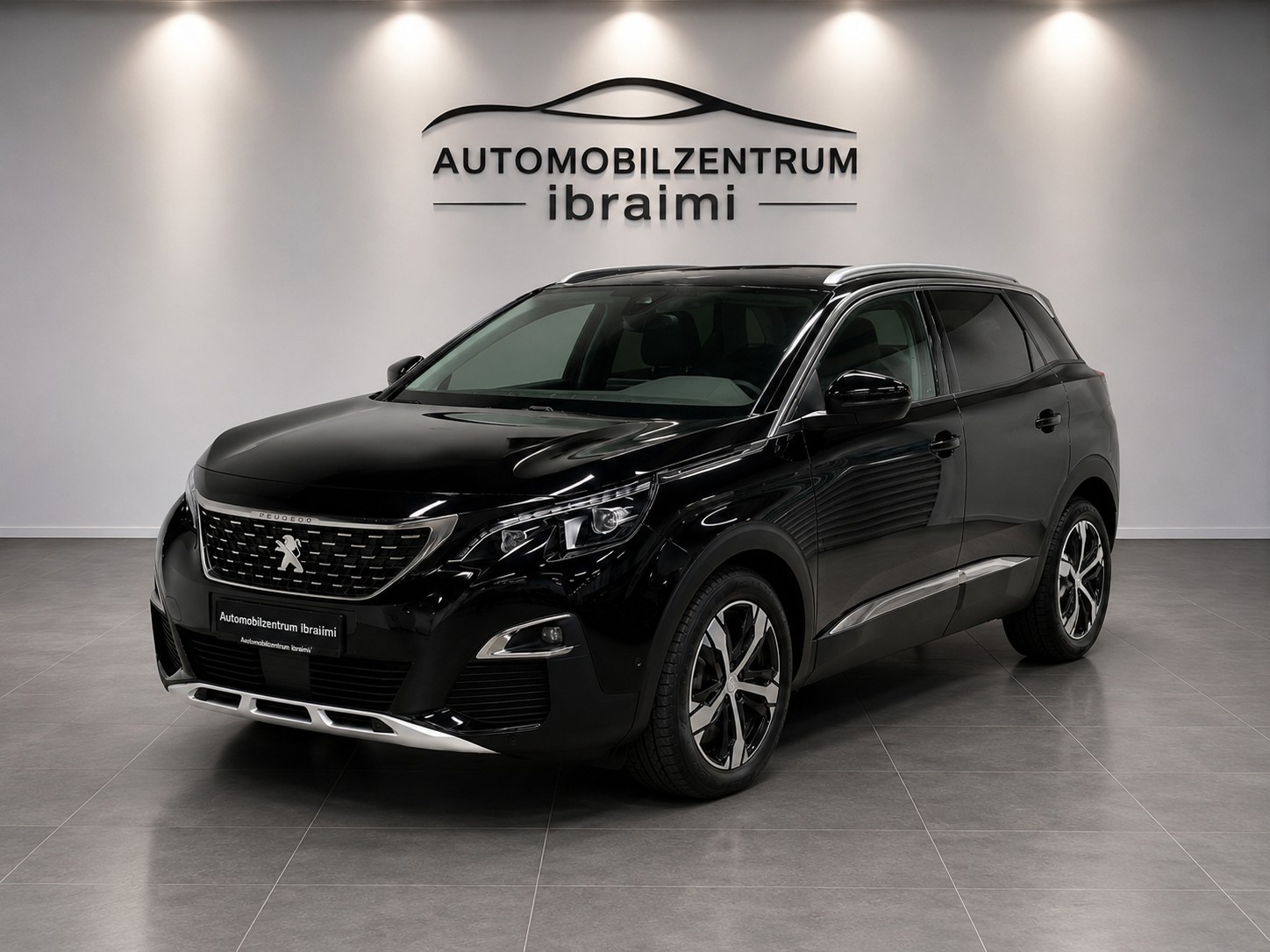 PEUGEOT 5008 1.2 Pure Tech Allure EAT-image-1