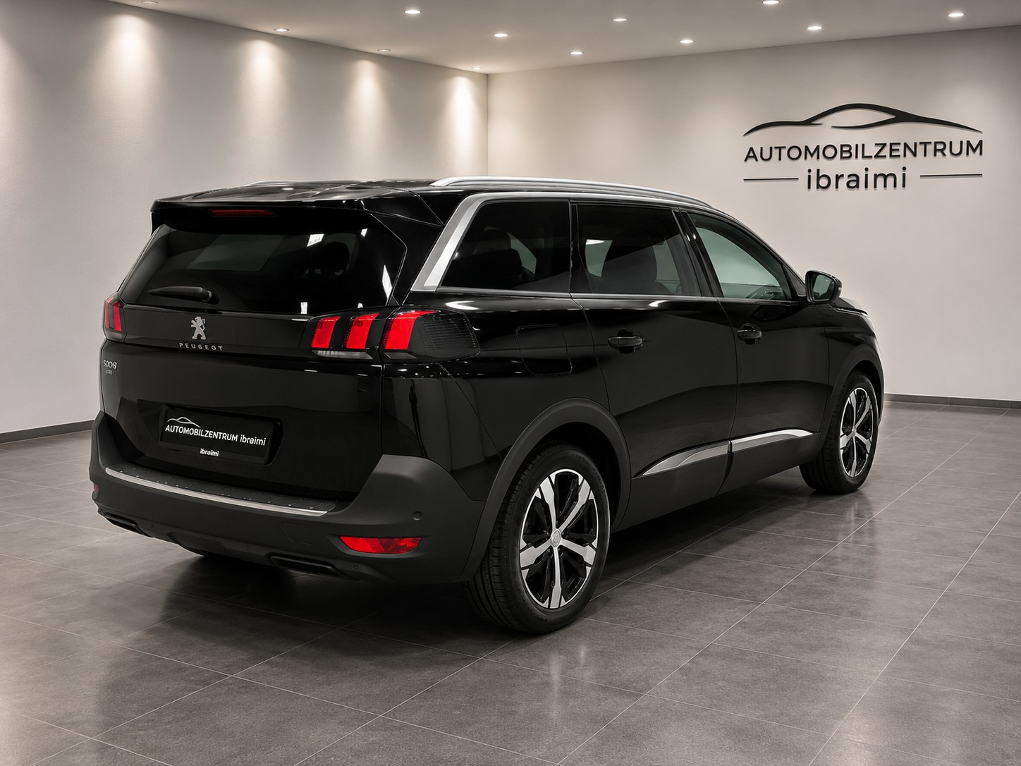 PEUGEOT 5008 1.2 Pure Tech Allure EAT-image-4