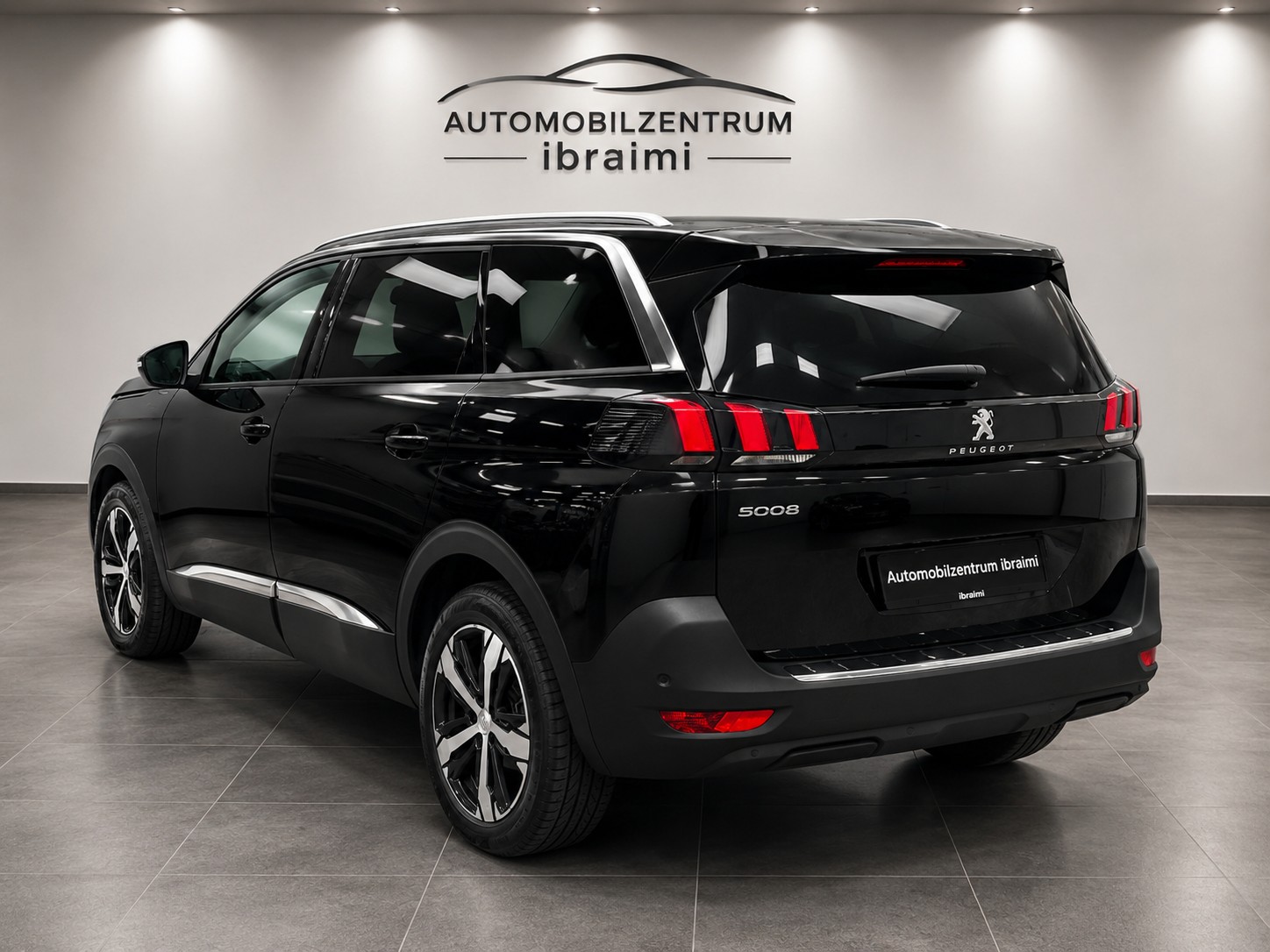 PEUGEOT 5008 1.2 Pure Tech Allure EAT-image-3