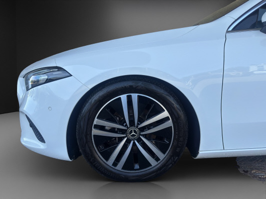 MERCEDES-BENZ A 200d 4Matic Progressive-image-4