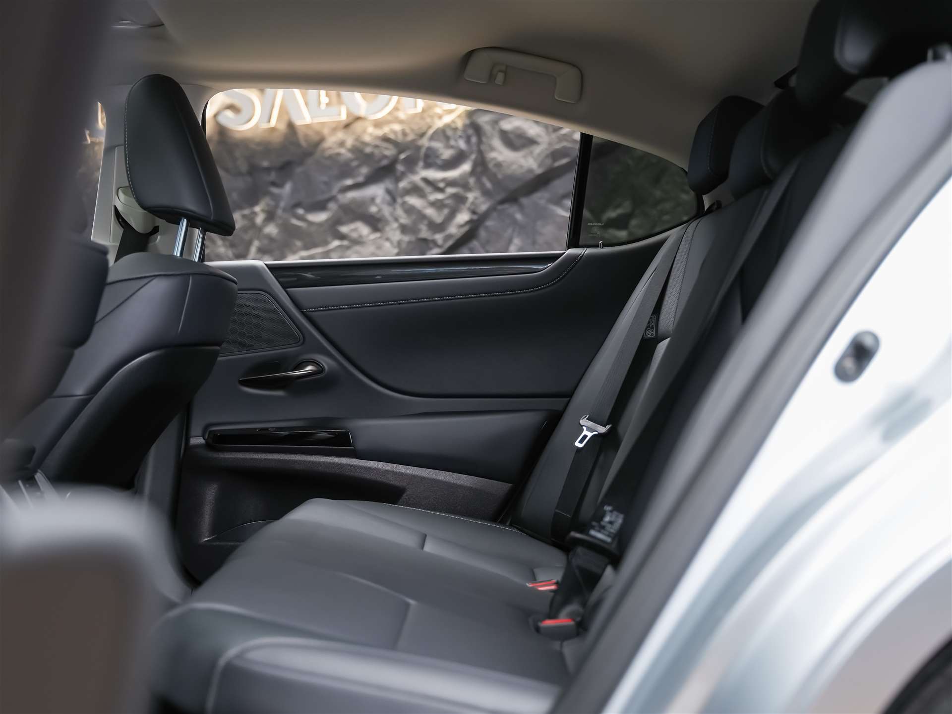 LEXUS ES 300h Excellence *Panorama*Lenkradheizung*El. Sitze*-image-12