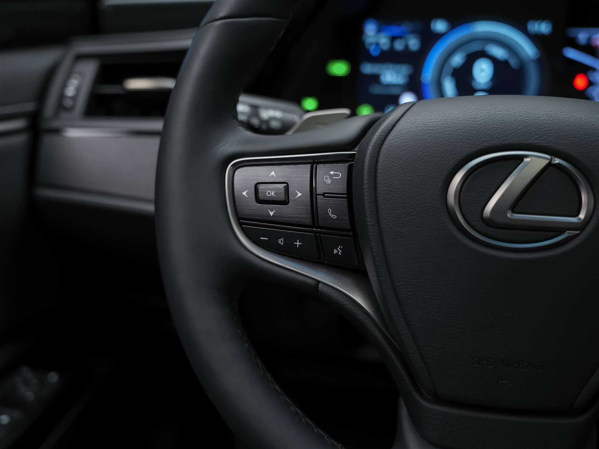 LEXUS ES 300h Excellence *Panorama*Lenkradheizung*El. Sitze*-image-29