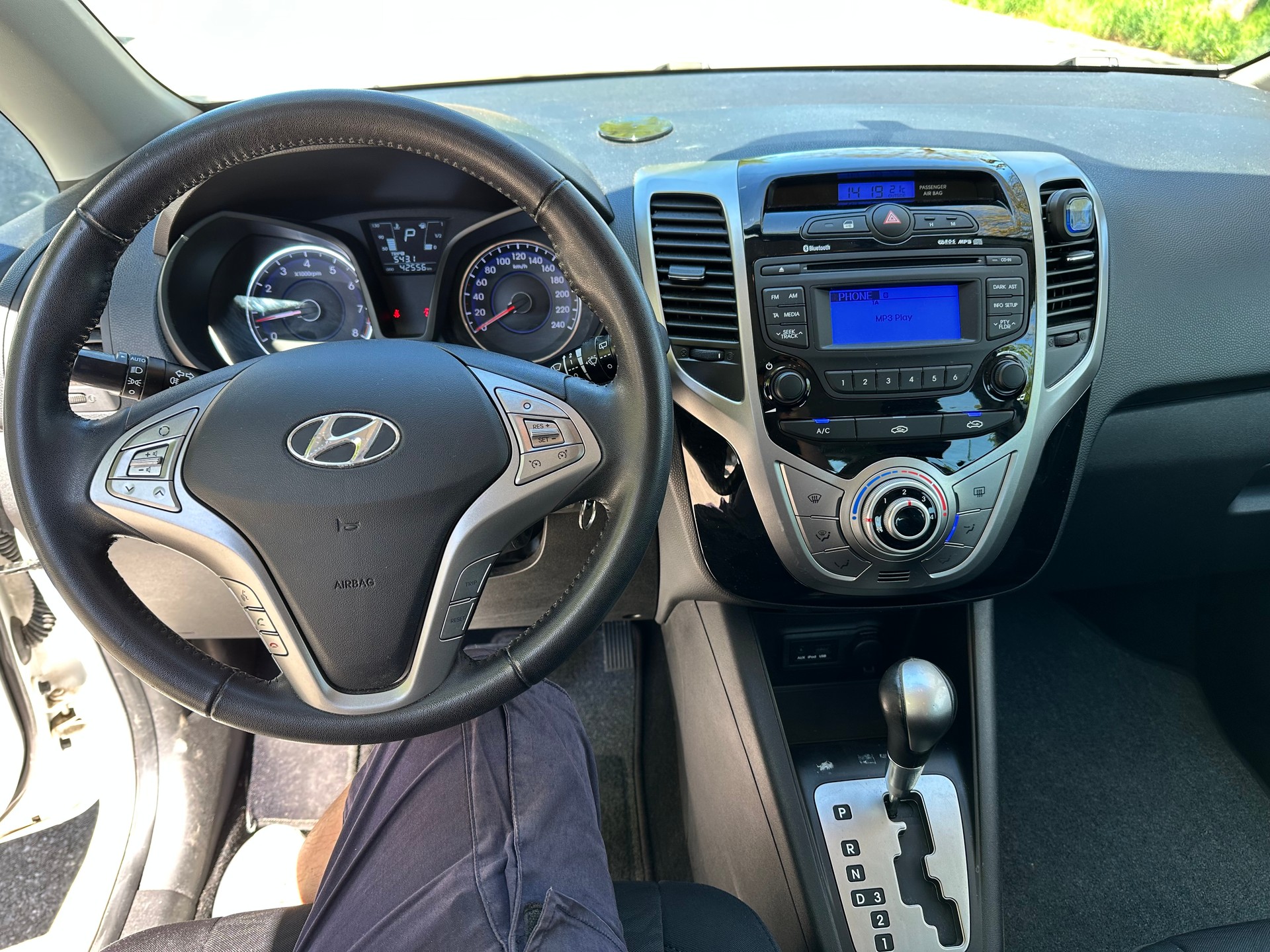HYUNDAI 1.6 Style-image-6