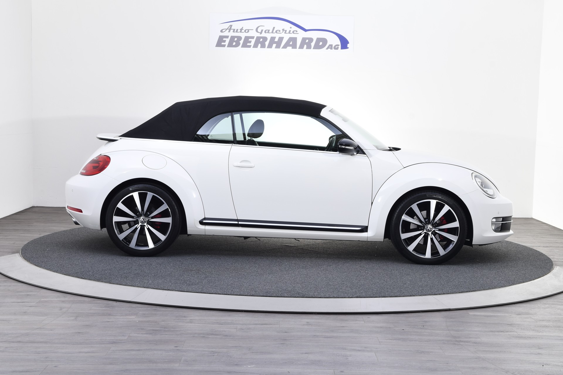 VW Beetle Cabrio 2.0 TSI Sport DSG-image-5