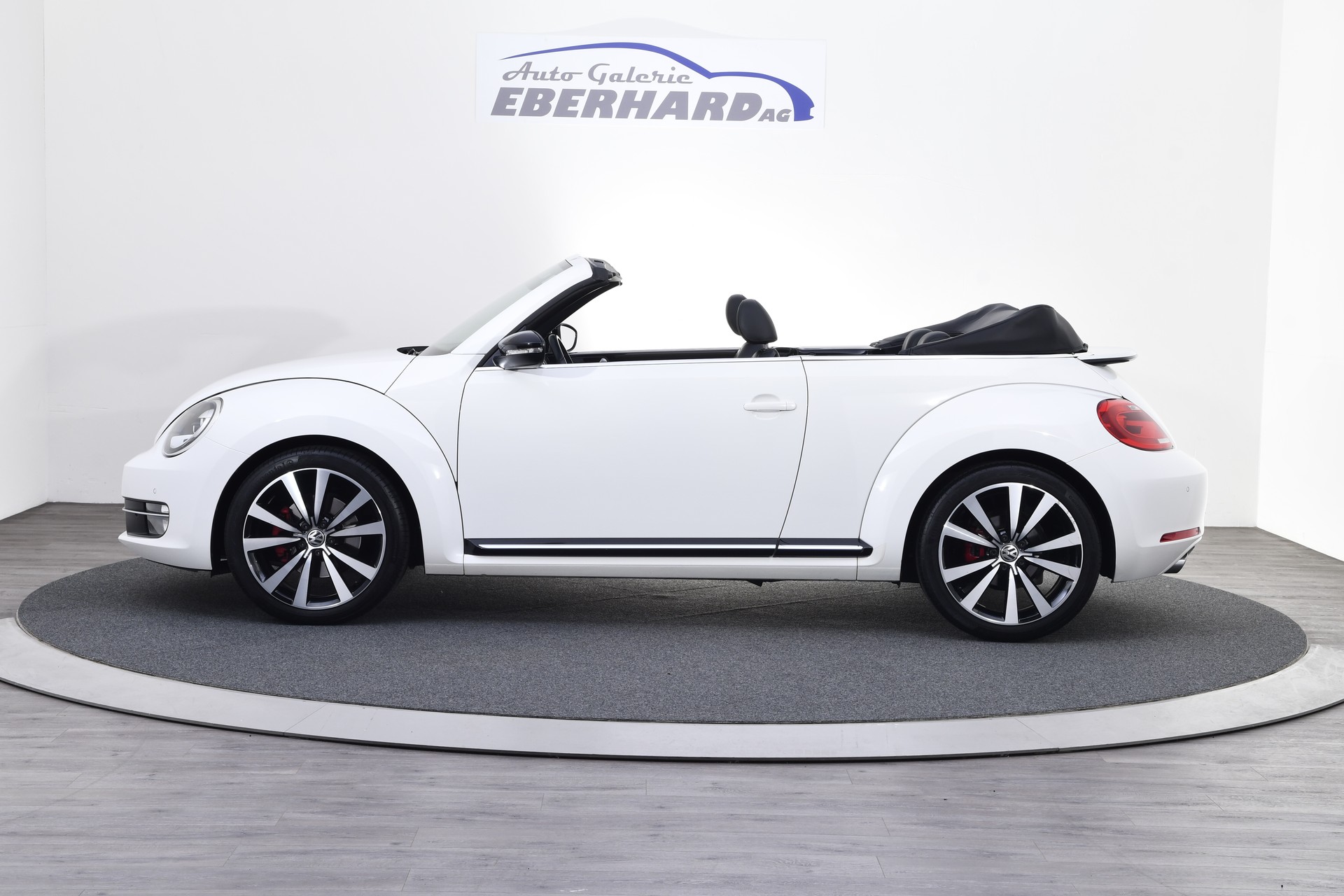 VW Beetle Cabrio 2.0 TSI Sport DSG-showroom-element-1