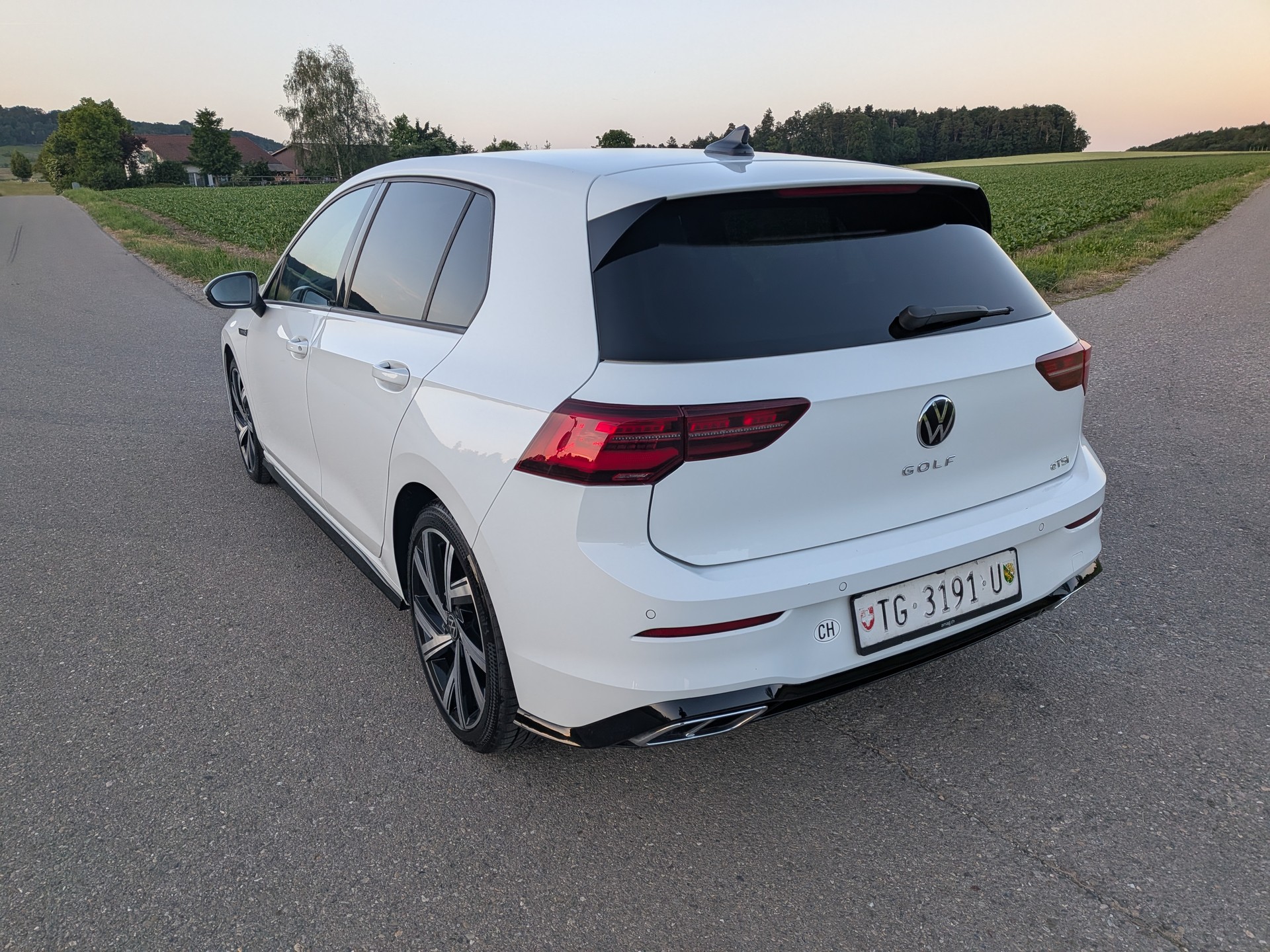 VW Golf 1.5 eTSI mHEV ACT R-Line DSG-image-11
