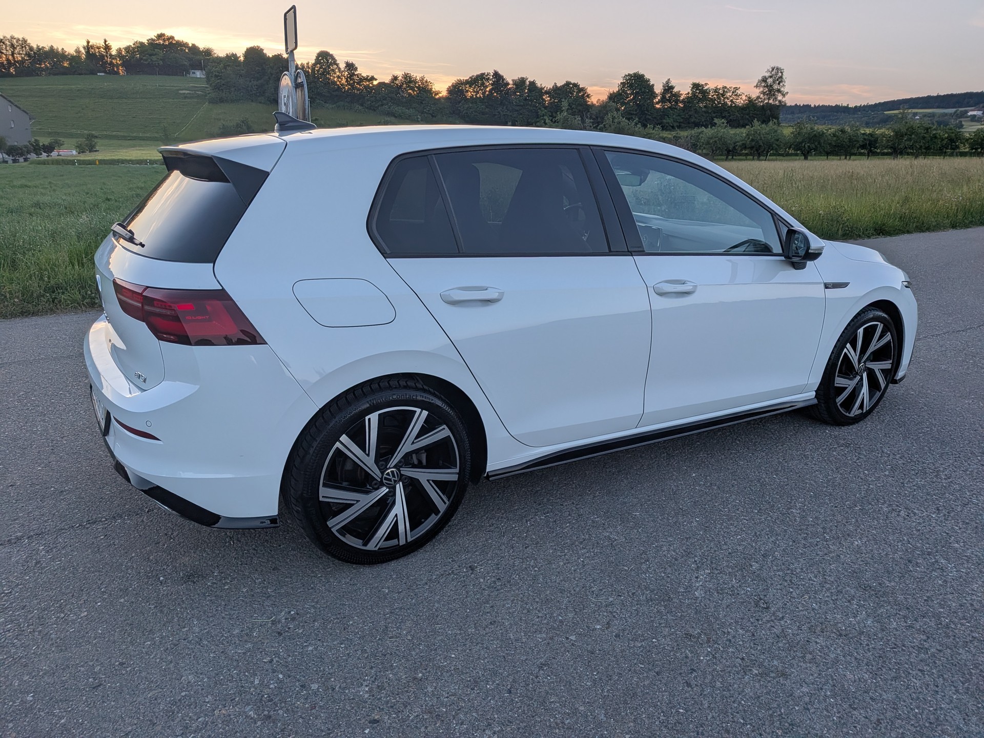 VW Golf 1.5 eTSI mHEV ACT R-Line DSG-image-8