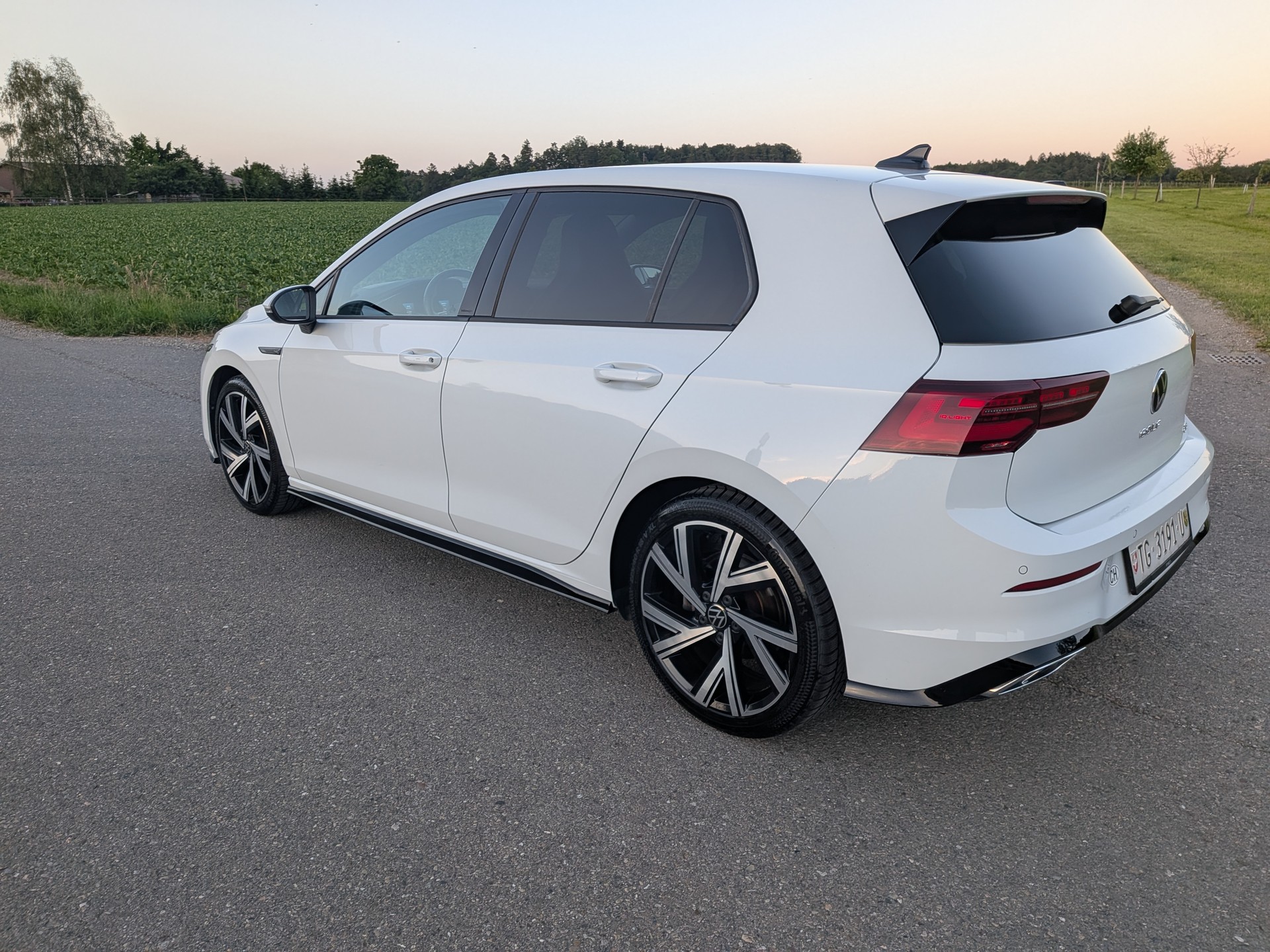 VW Golf 1.5 eTSI mHEV ACT R-Line DSG-image-9