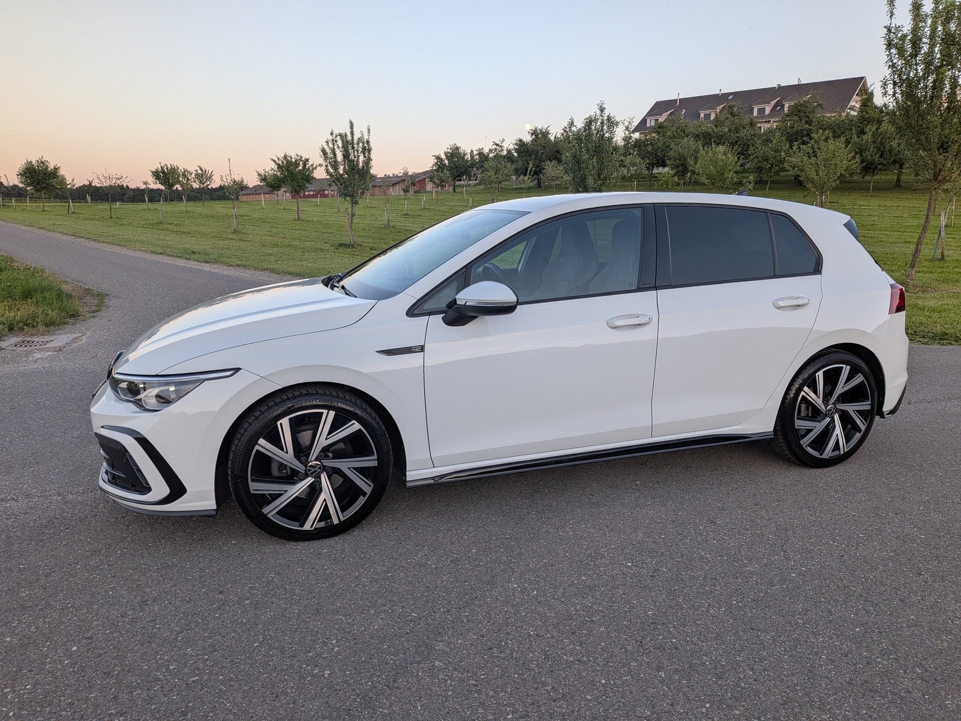 VW Golf 1.5 eTSI mHEV ACT R-Line DSG-image-2