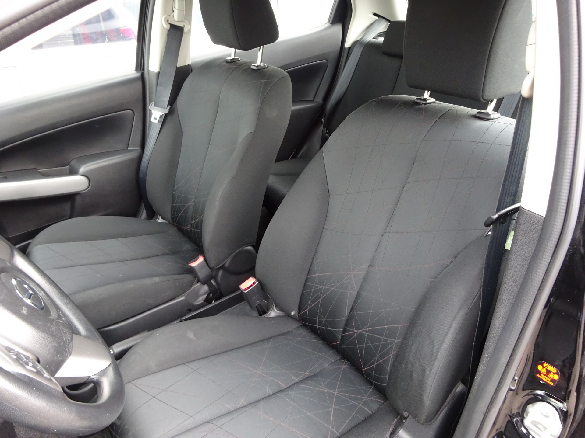 MAZDA 2 1.5i 16V Exclusive Automatic-image-6