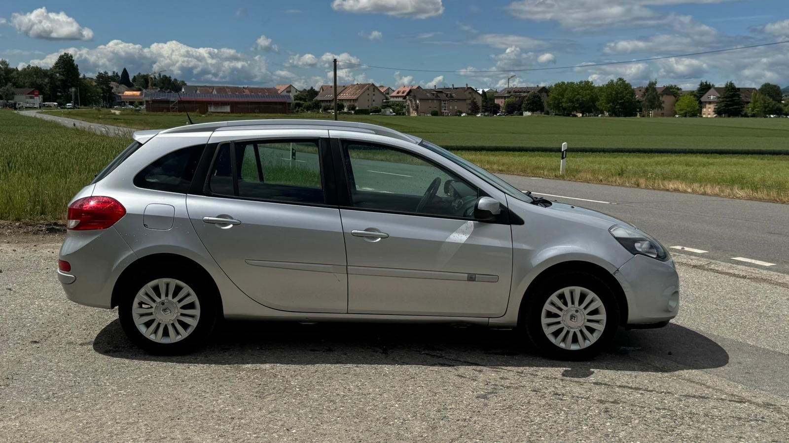 RENAULT Clio Grandtour 1.2 16V Turbo Dynamique-showroom-element-2