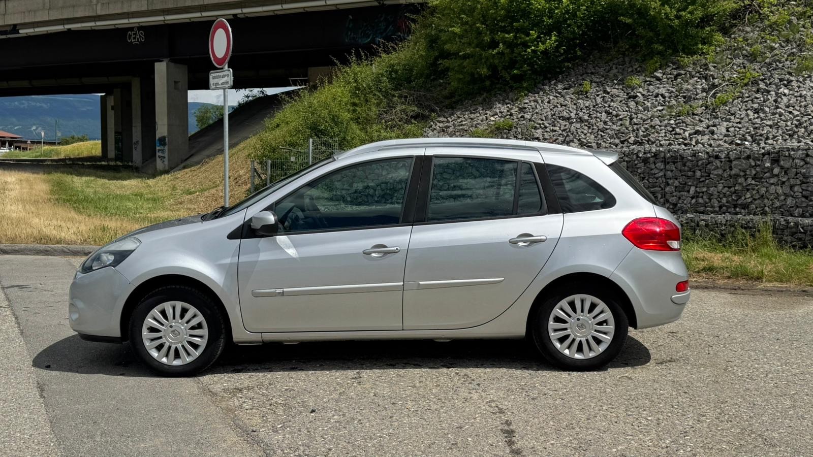 RENAULT Clio Grandtour 1.2 16V Turbo Dynamique-showroom-element-3