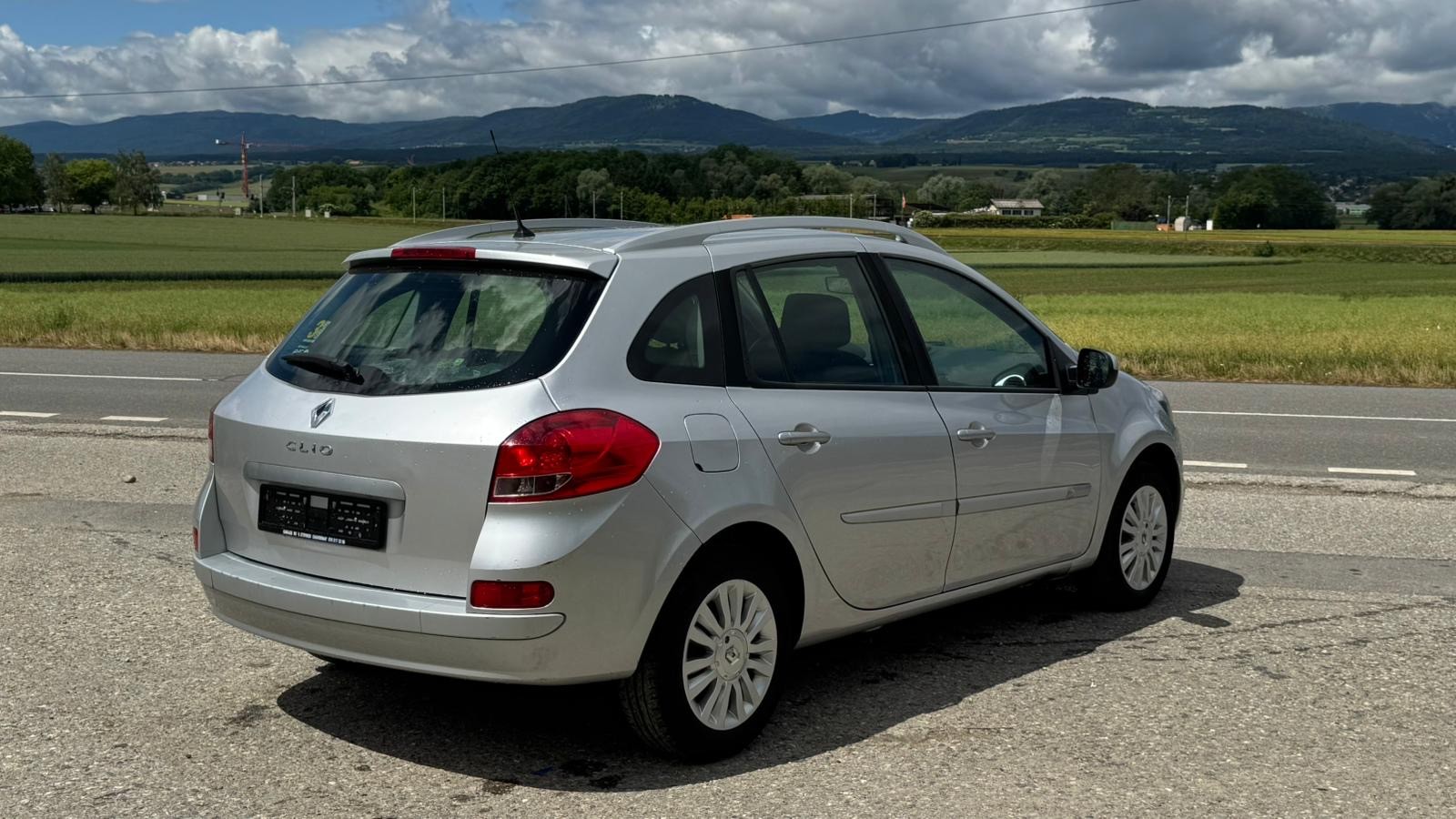 RENAULT Clio Grandtour 1.2 16V Turbo Dynamique-image-4