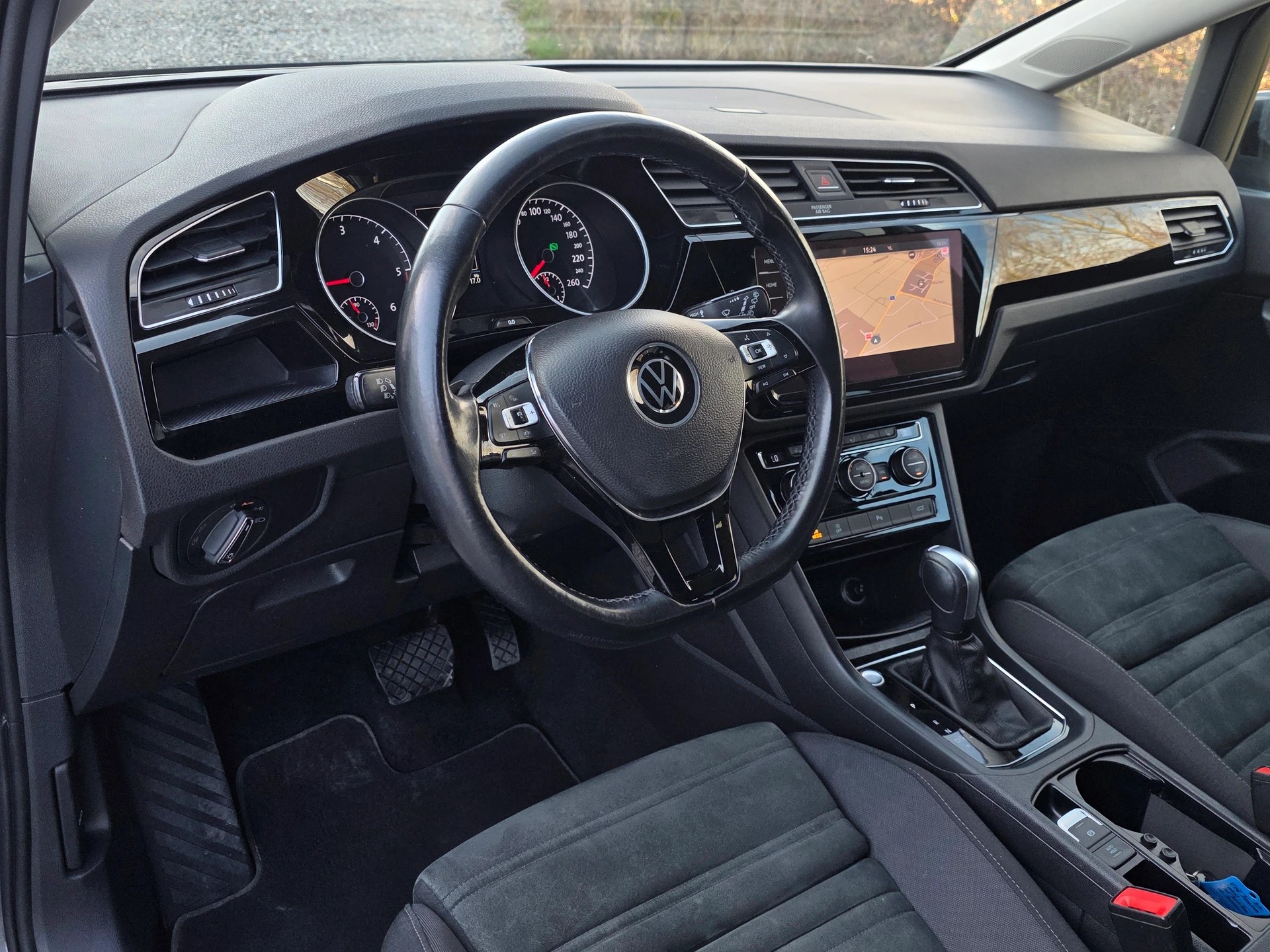 VW Touran 2.0 TDI BlueMotion Technology Highline DSG-image-8