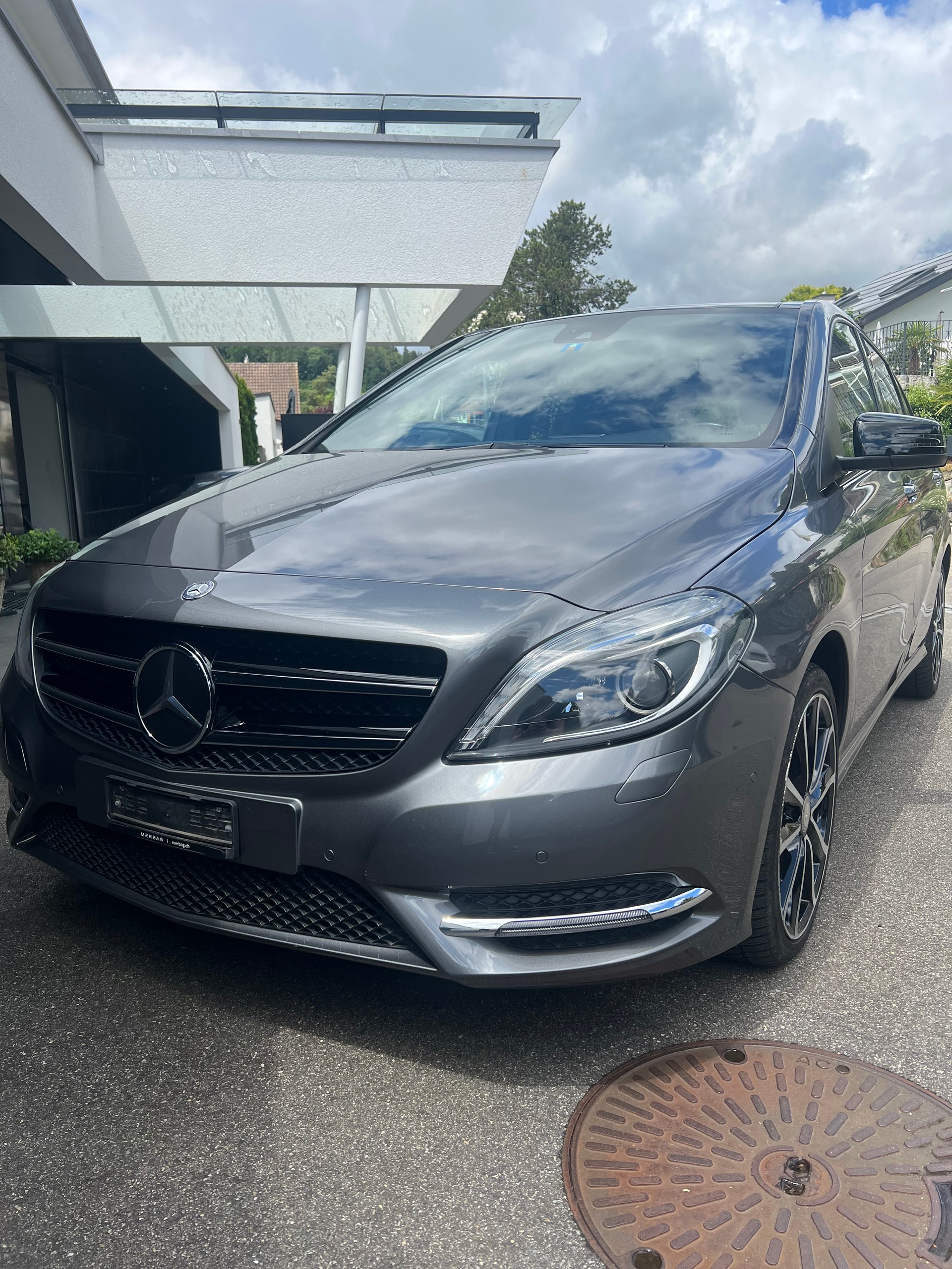 MERCEDES-BENZ B 220 4m-image-0