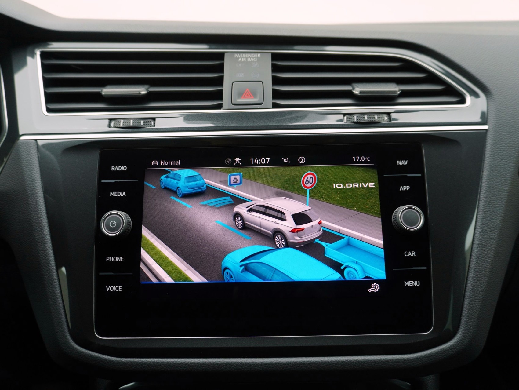VW Tiguan 2.0 TDI DSG R-Line 4Motion-image-18