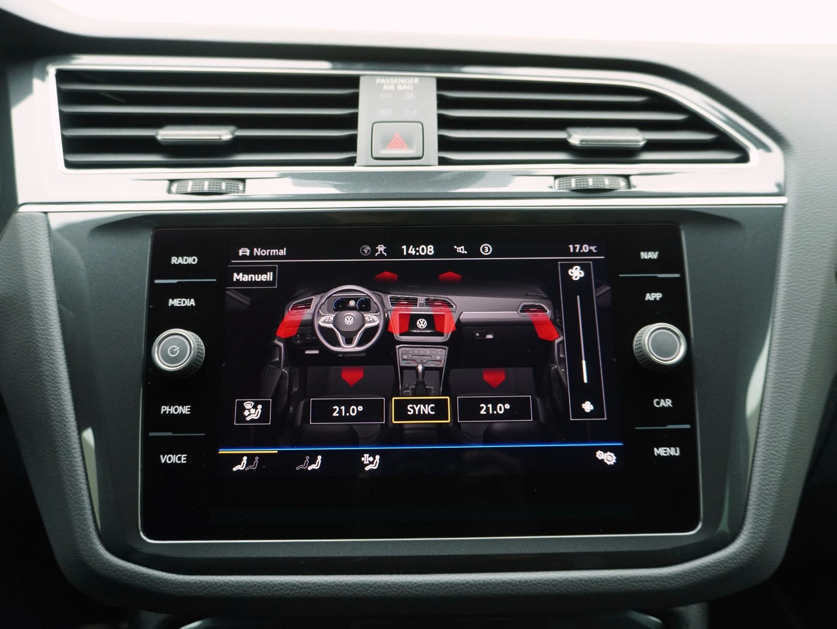 VW Tiguan 2.0 TDI DSG R-Line 4Motion-image-15