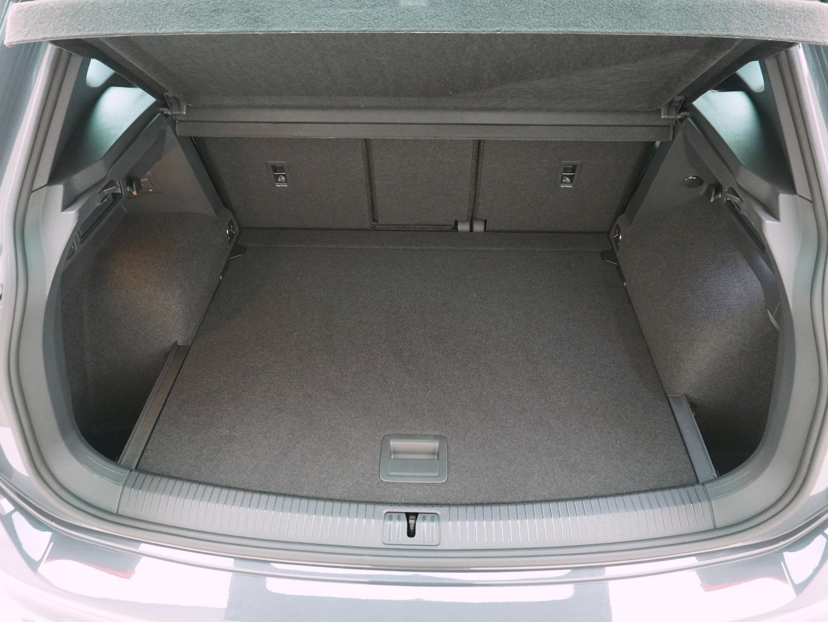 VW Tiguan 2.0 TDI DSG R-Line 4Motion-image-10