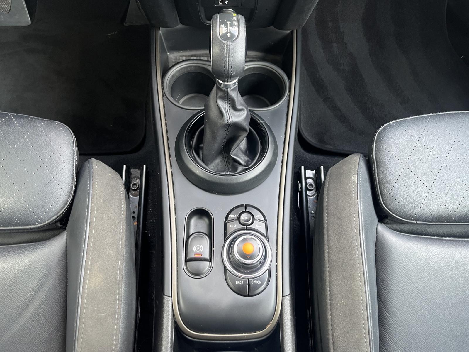 MINI Countryman Cooper SE ALL4 PHEV Steptronic (CH)-image-14