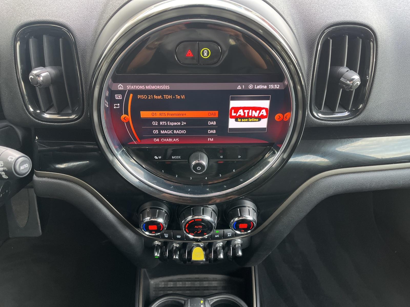 MINI Countryman Cooper SE ALL4 PHEV Steptronic (CH)-image-15
