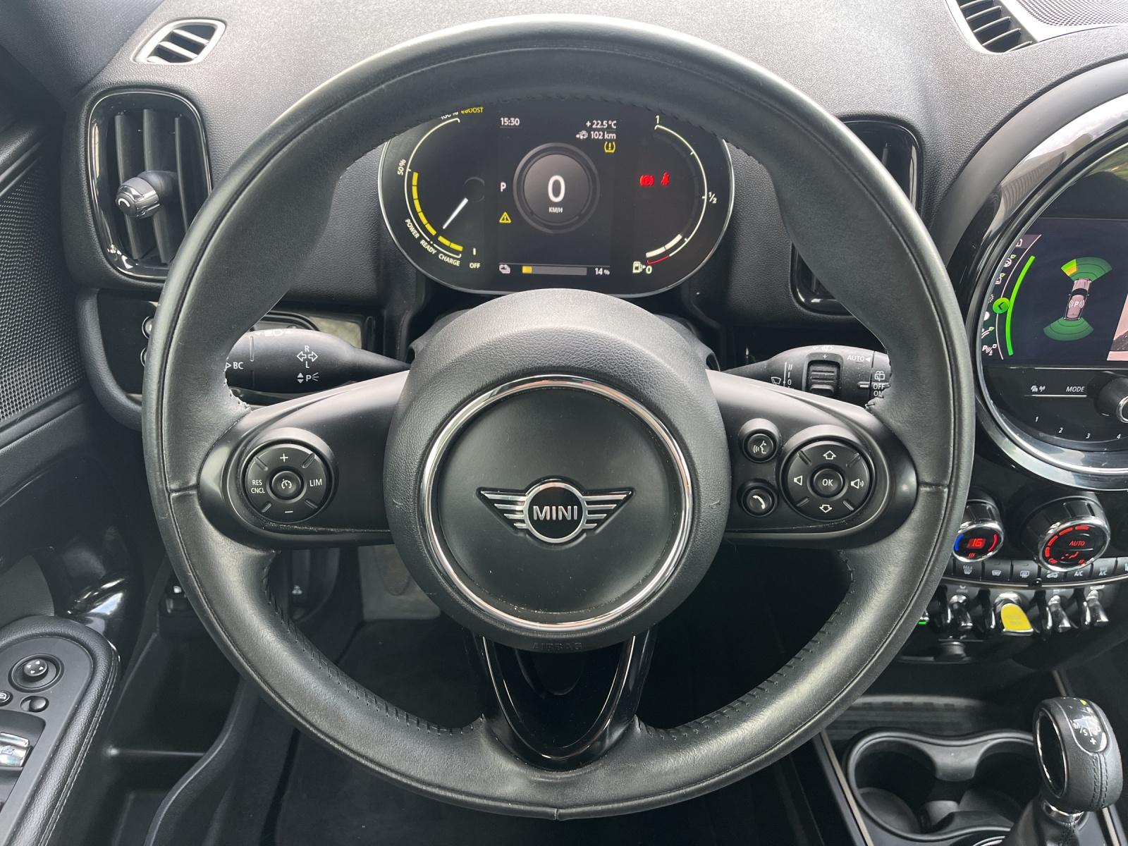 MINI Countryman Cooper SE ALL4 PHEV Steptronic (CH)-image-12
