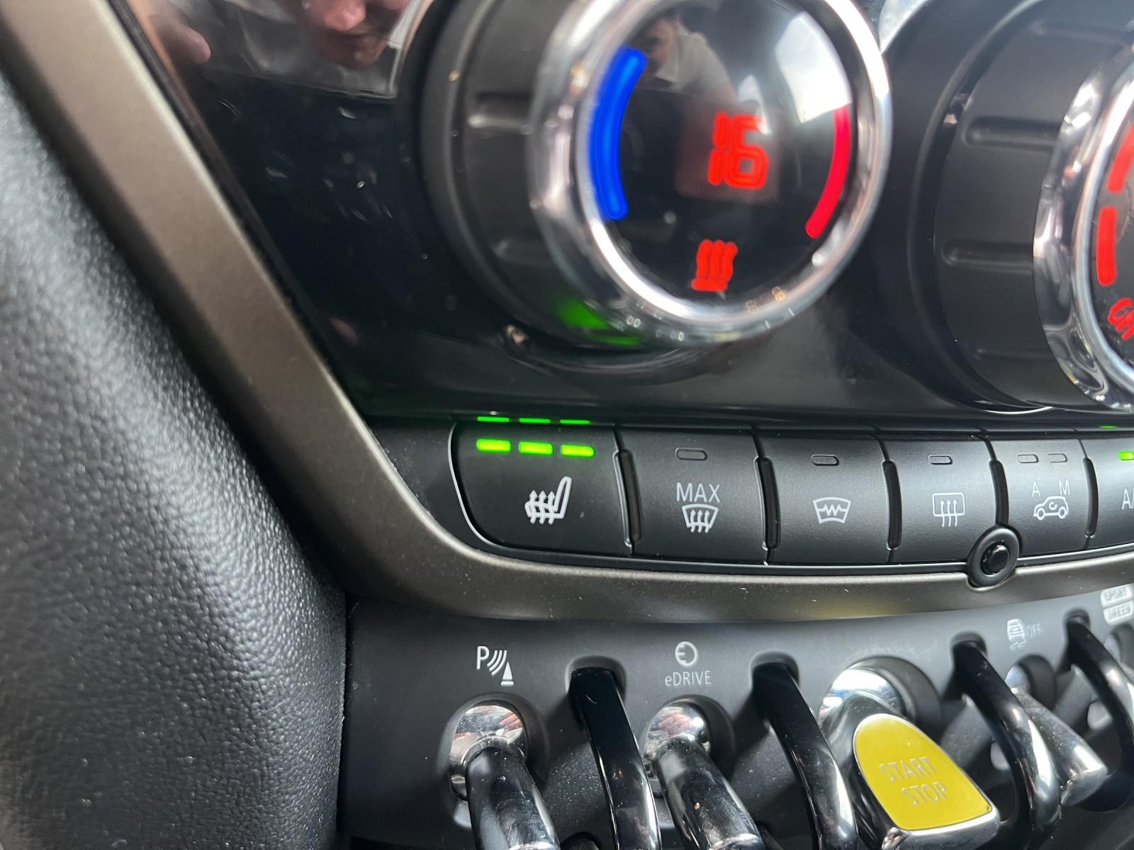 MINI Countryman Cooper SE ALL4 PHEV Steptronic (CH)-image-22
