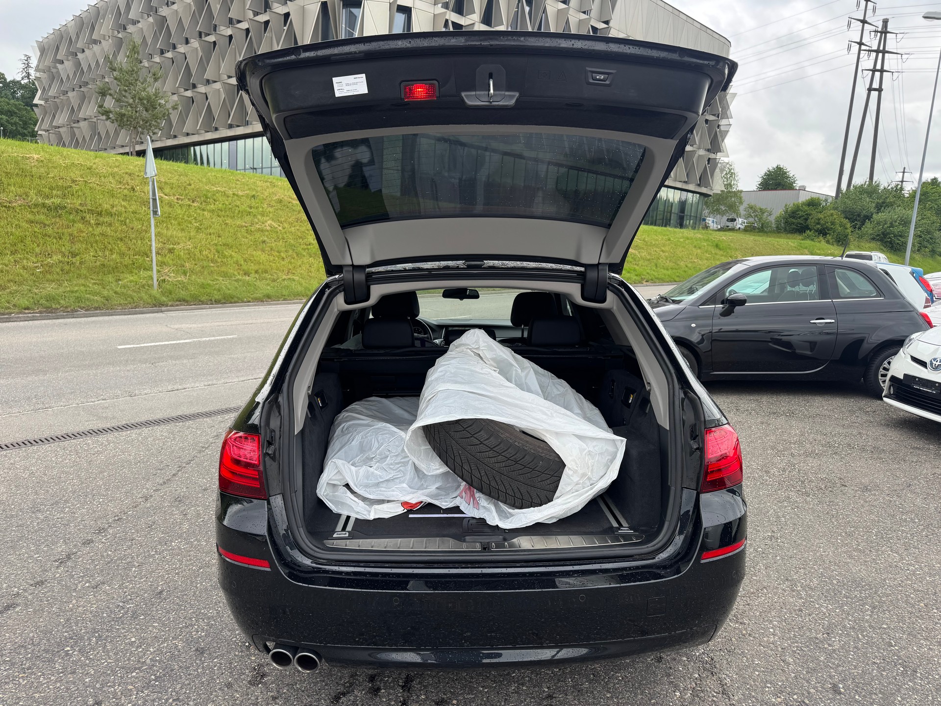 BMW 530d Touring Luxury Line Steptronic-image-4