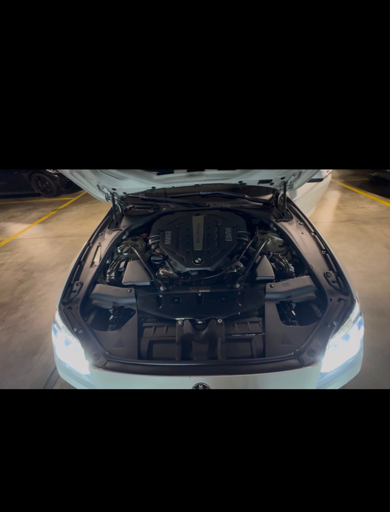 BMW 650i-image-6