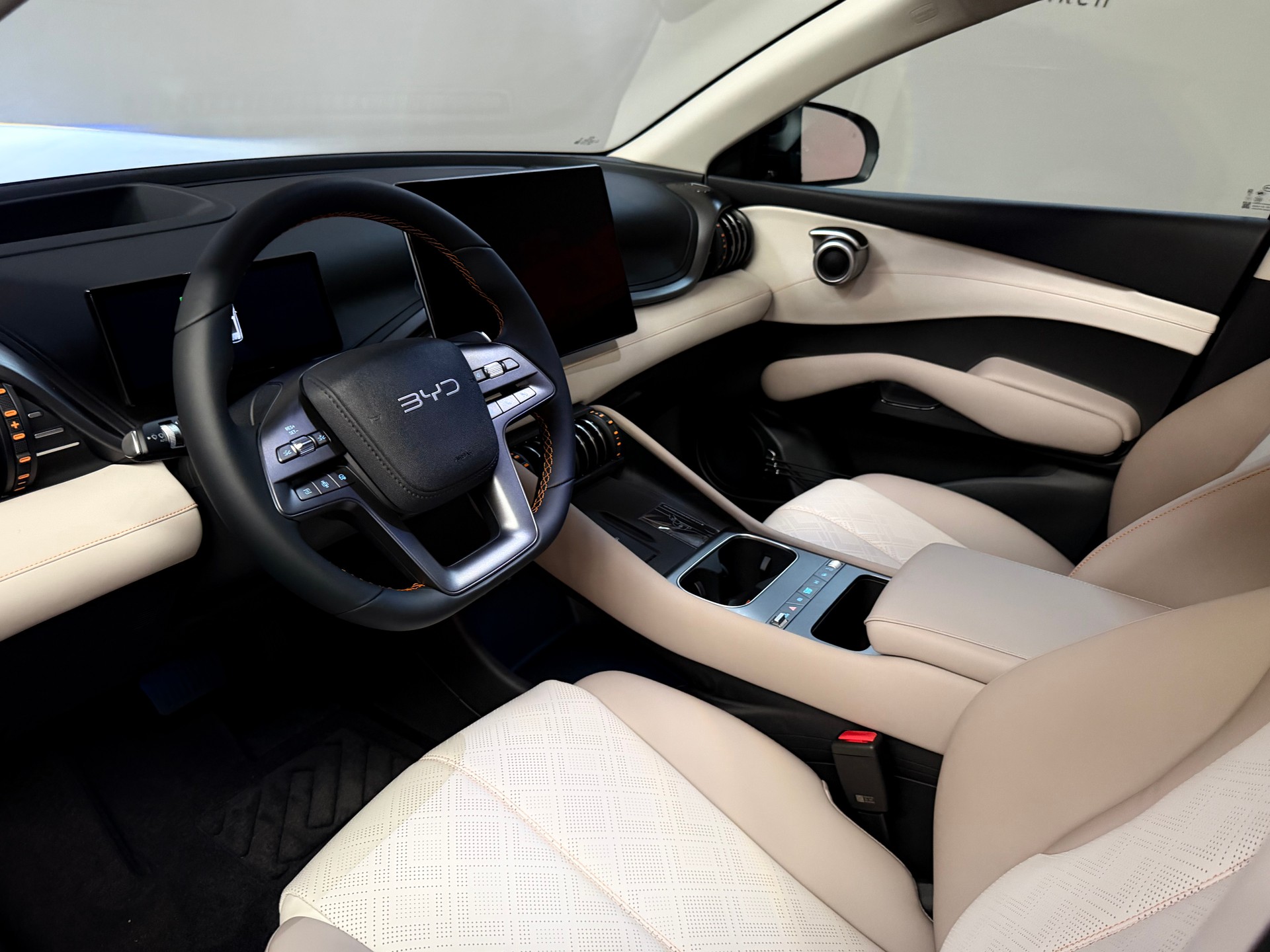 BYD Atto 3 EVO 74.8 kWh Excellence AWD-image-12