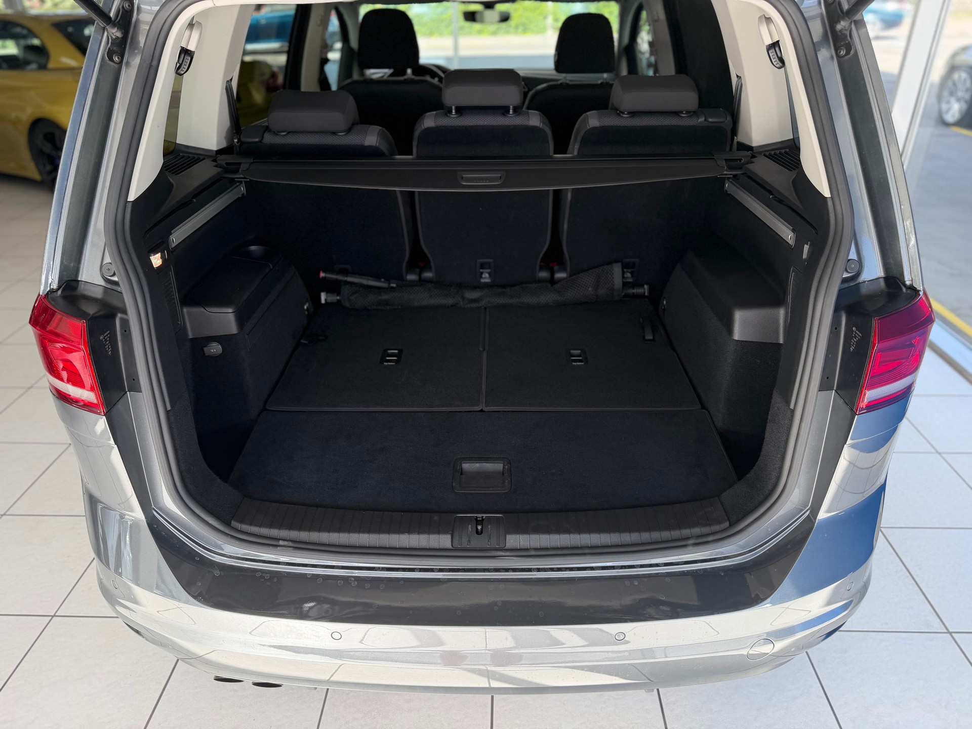 VW Touran 1.4 TSI BlueMotion Technology Family DSG-image-9