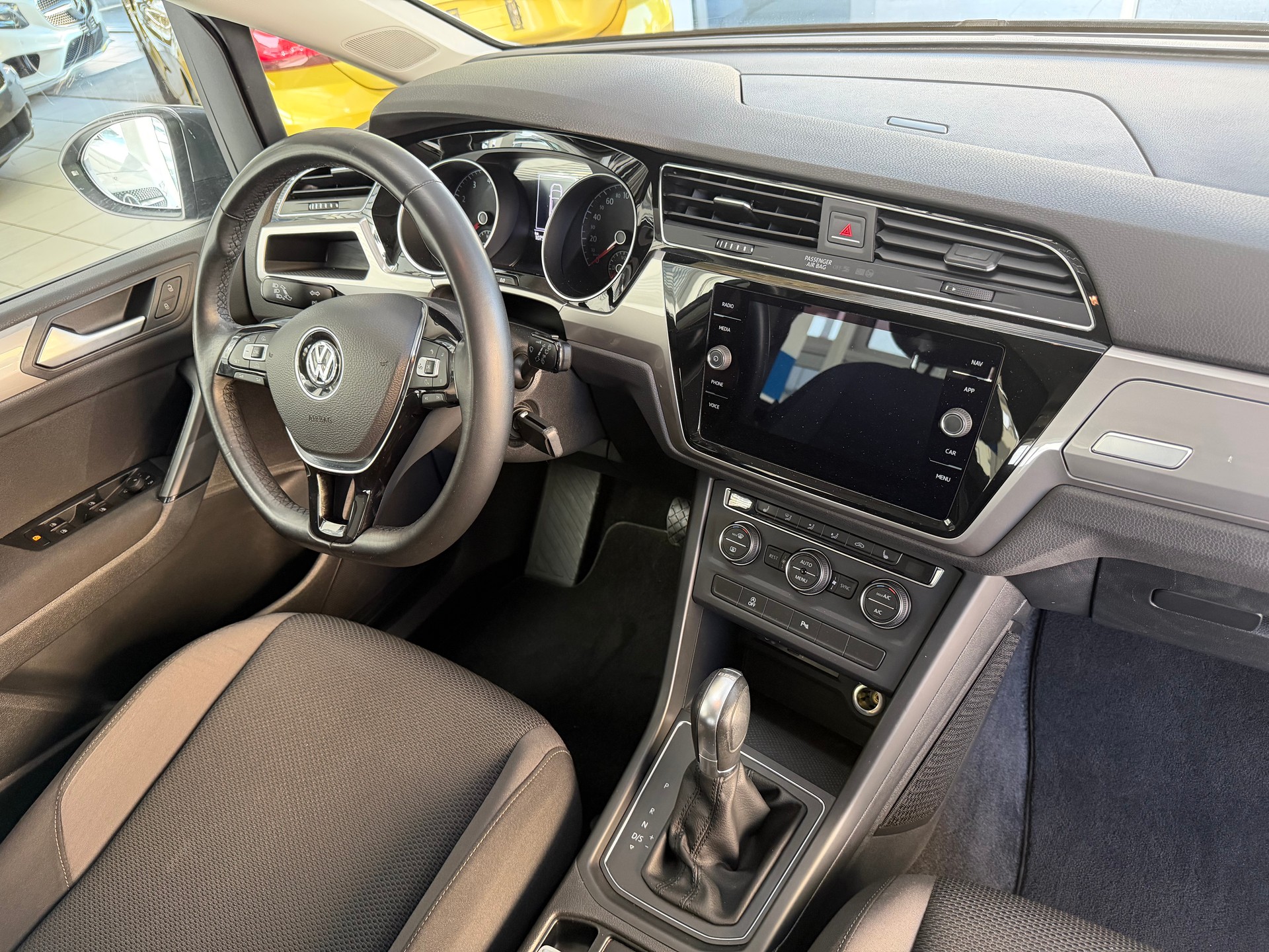 VW Touran 1.4 TSI BlueMotion Technology Family DSG-image-14
